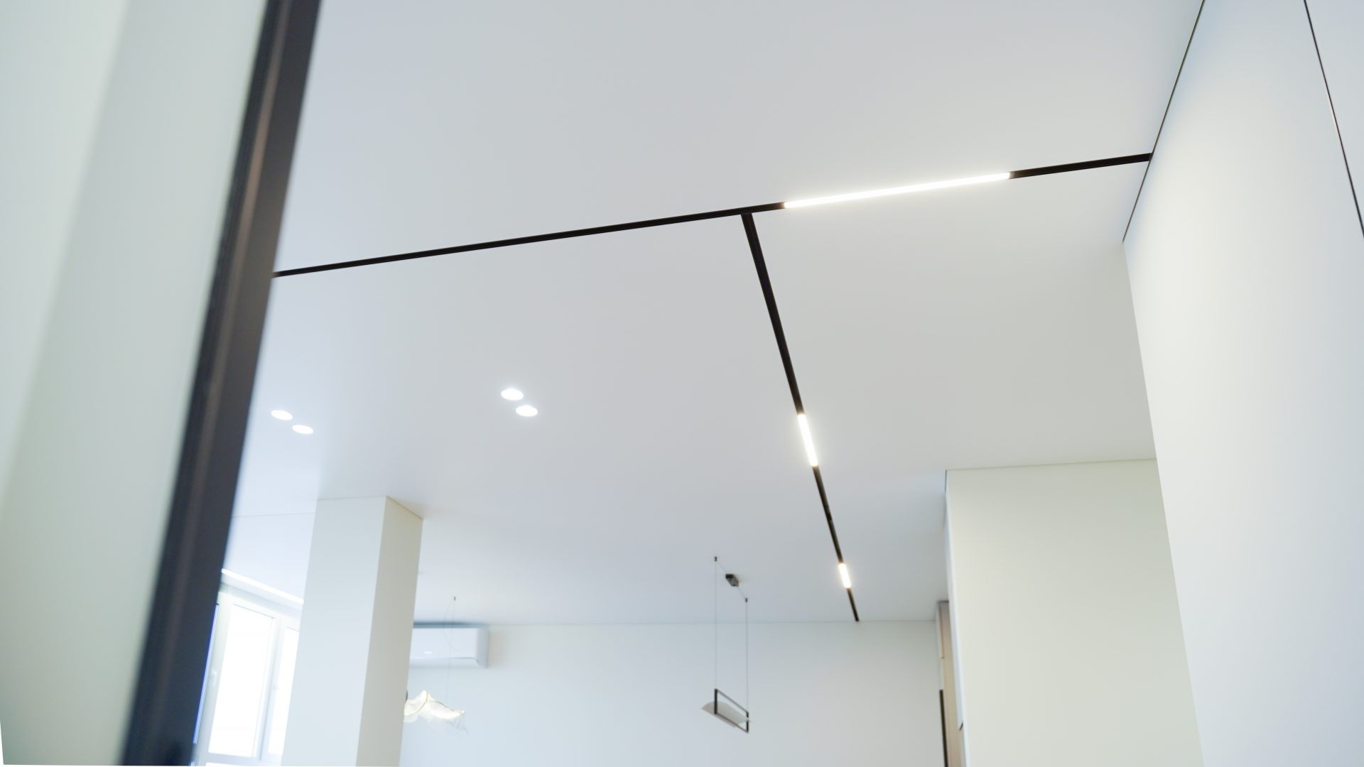 Белый матовый натяжной потолок