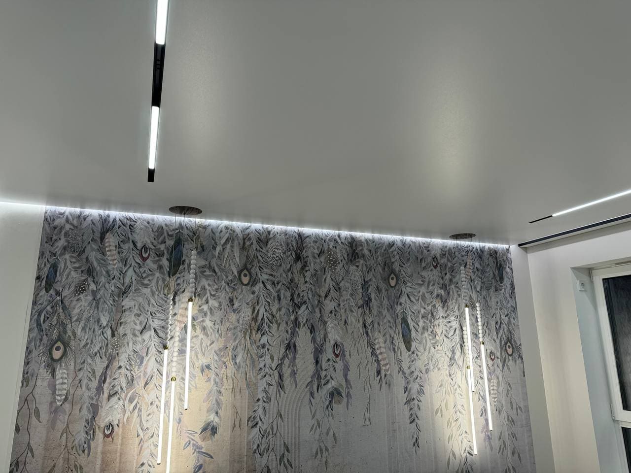 Демпферные потолки с подсветкой